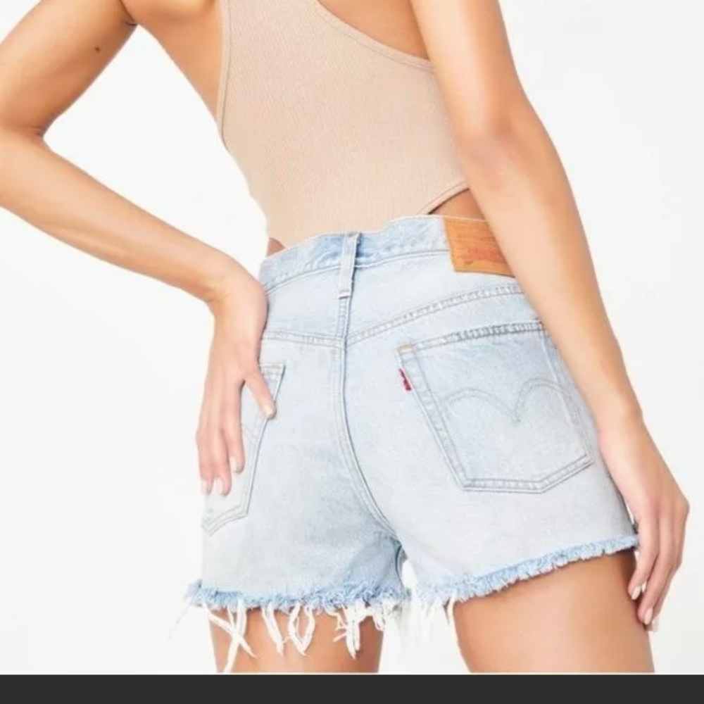 LEVI'S HIGH RISE NON STRETCH SHORTS JEAN WITH RHINESTONES,SIZE 29,NEW - Picture 2 of 15
